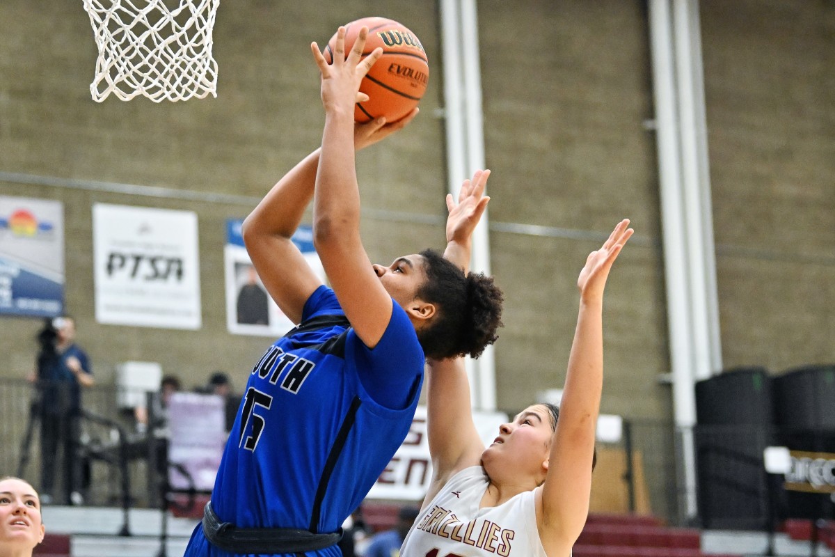 a South Medford Mission Hills girls basketball Oregon POA Holiday Classic December 30 2023 Leon Neuschwander 19